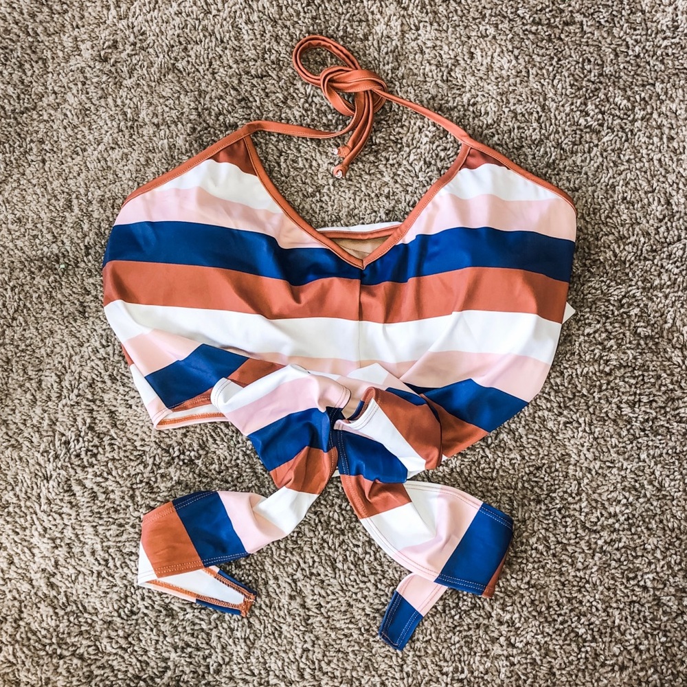 Four stripe tie top